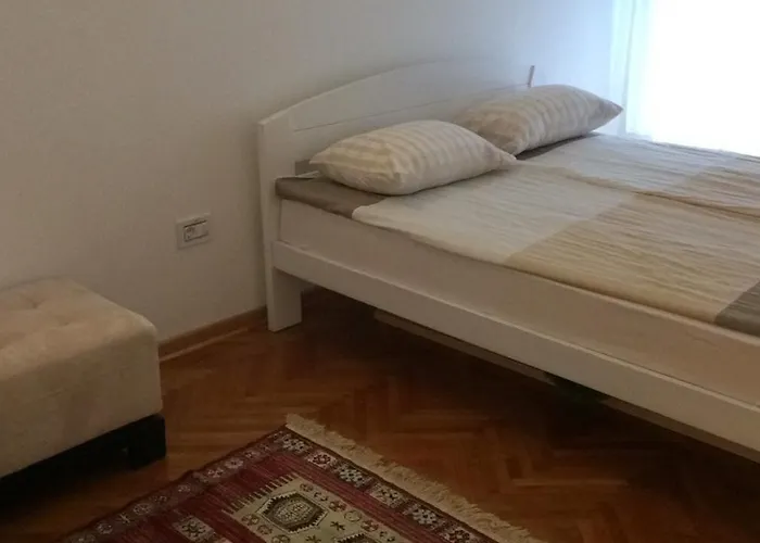 Cricket Park Hostel Belgrade