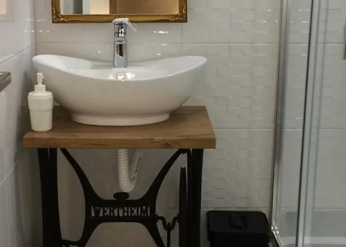 Hostel Cricket Park *